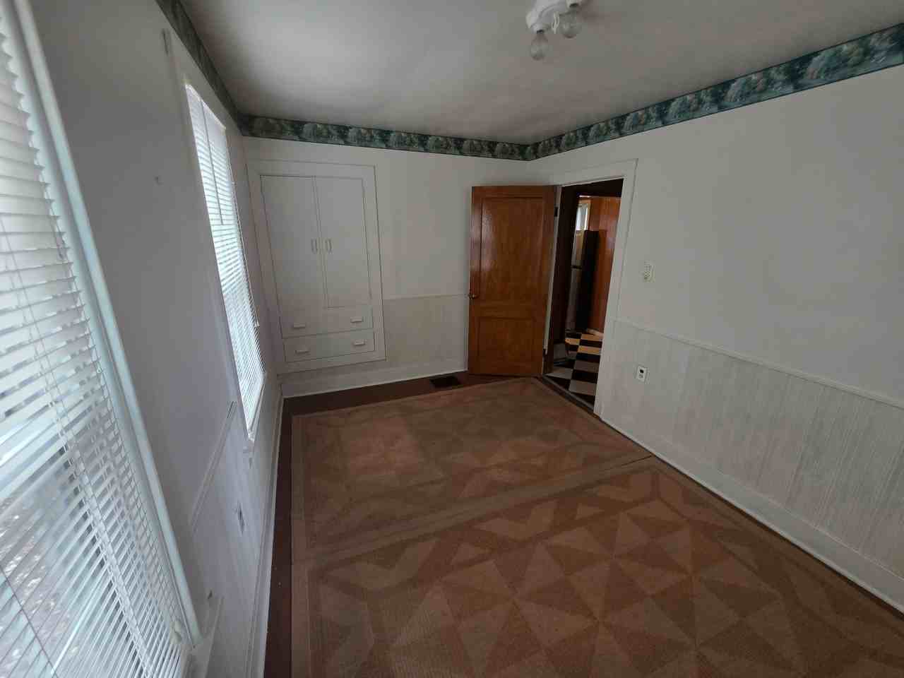 343 Avalon St - Photo 7 of 10