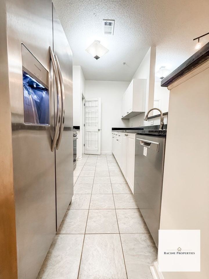 203 Mckenna Cir - Photo 4 of 18