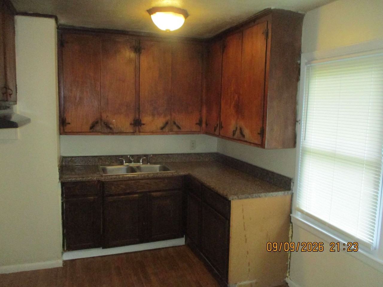 801 Hobson St - Photo 4 of 8