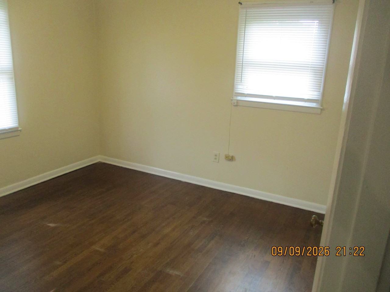 801 Hobson St - Photo 5 of 8