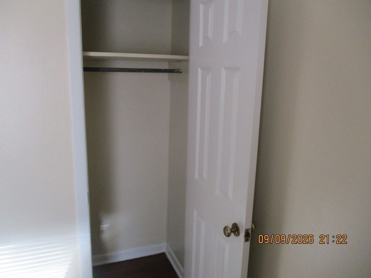801 Hobson St - Photo 6 of 8