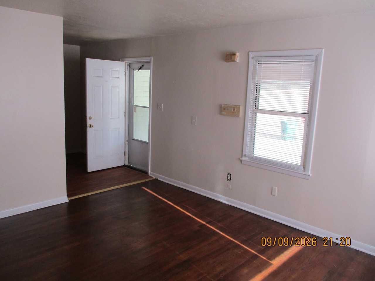 801 Hobson St - Photo 7 of 8