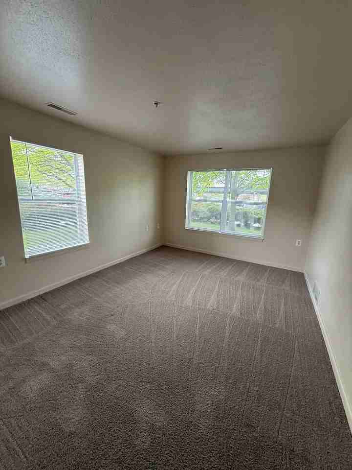 Millpond Manor - Photo 7 of 9