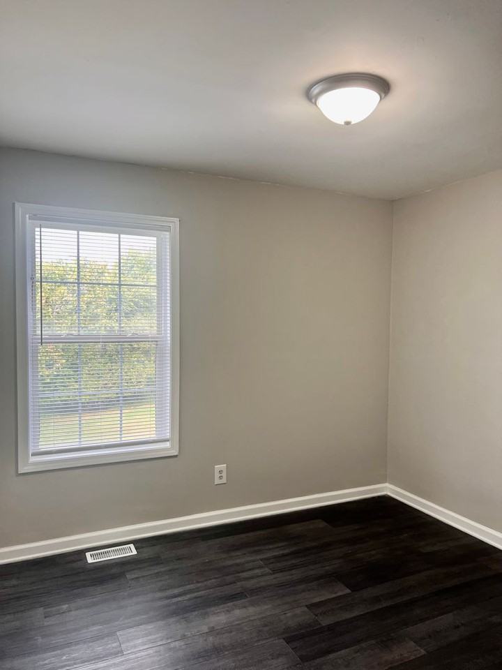 2765 N Whitfield Rd - Photo 3 of 6
