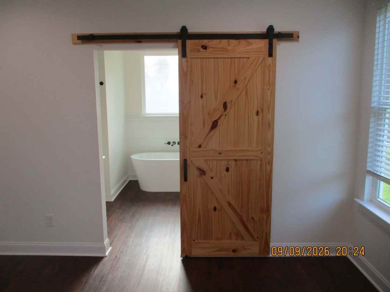 172 Belmont Dr - Photo 4 of 14