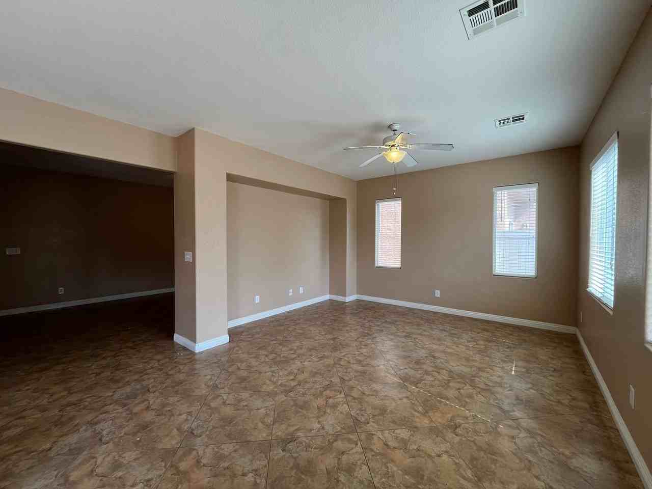 8988 Winchester Ridge St - Photo 3 of 43