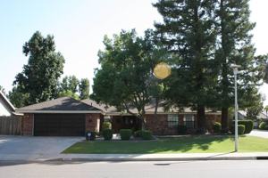 featured image of 9313 Laurel Oak Way