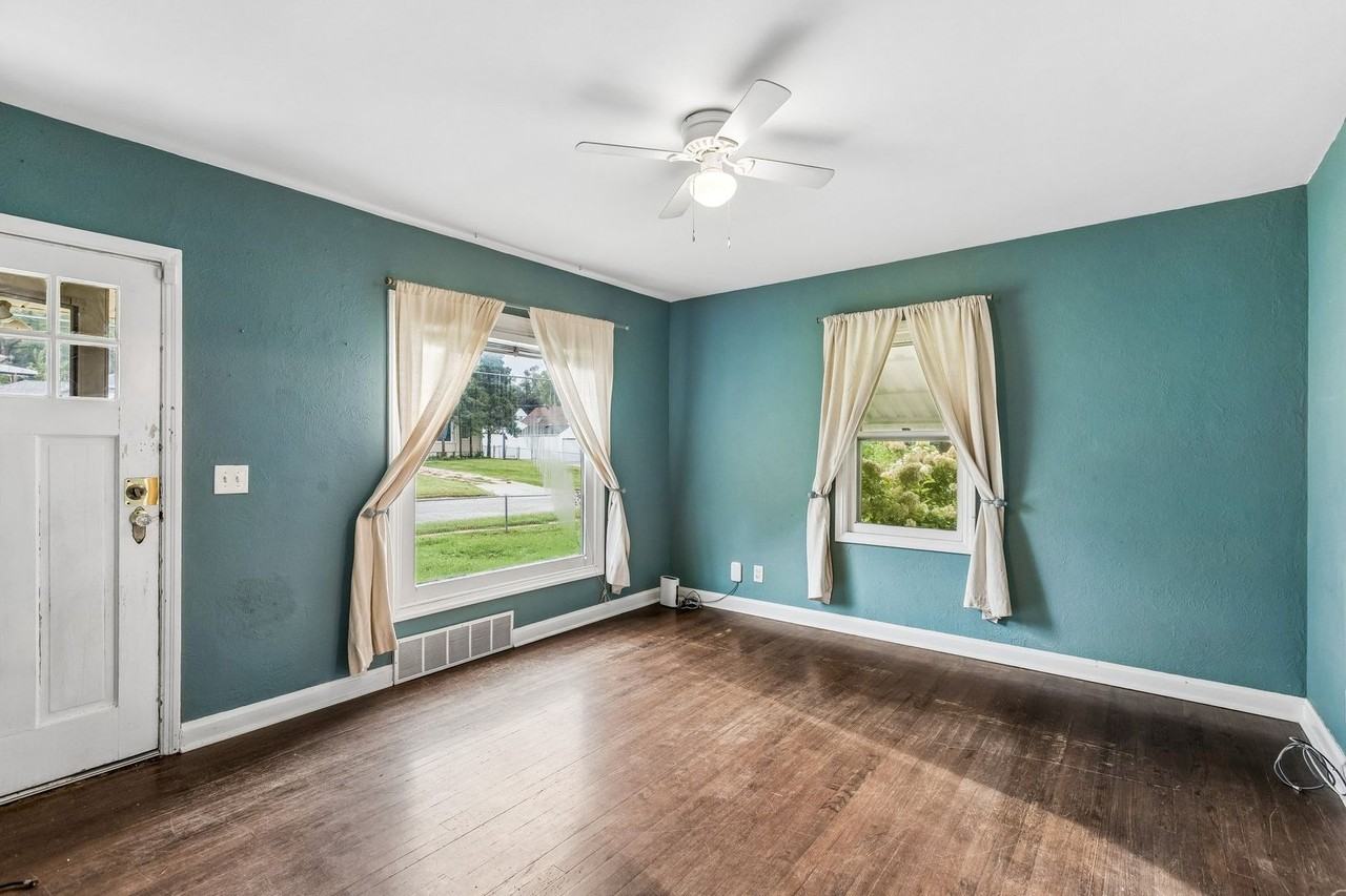 3620 N 61st St - Photo 5 of 16