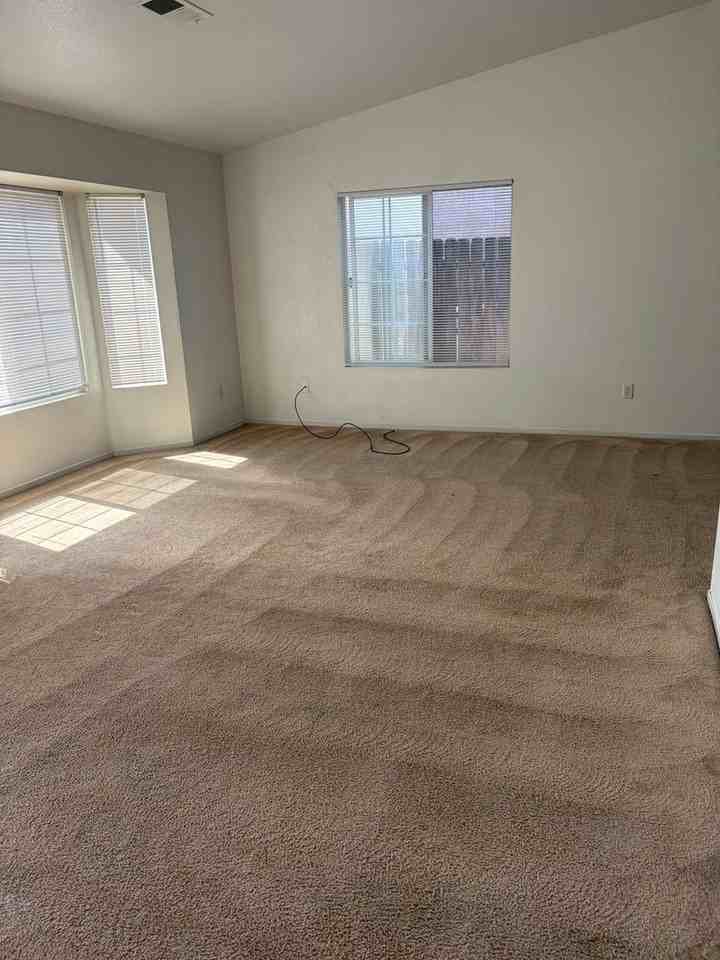 583 Monique Ct - Photo 2 of 7