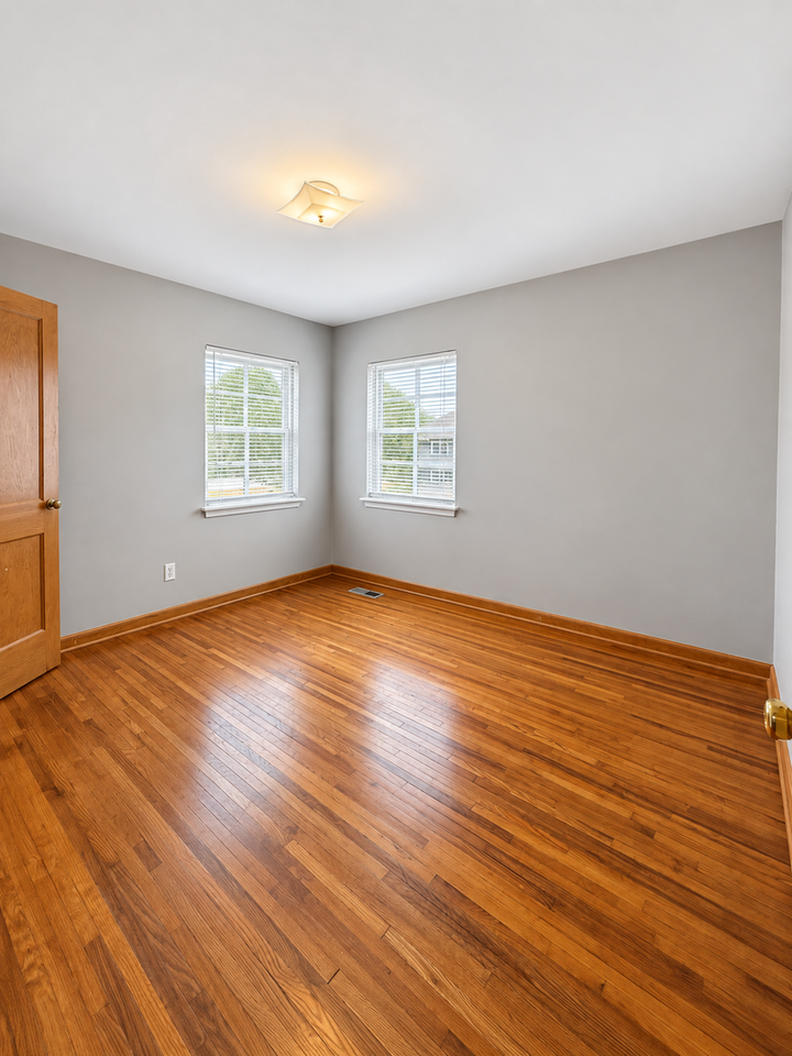 718 S Hunter St - Photo 4 of 10