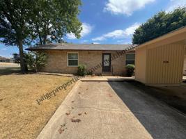 featured image of 605 Cooper Estates Dr #01