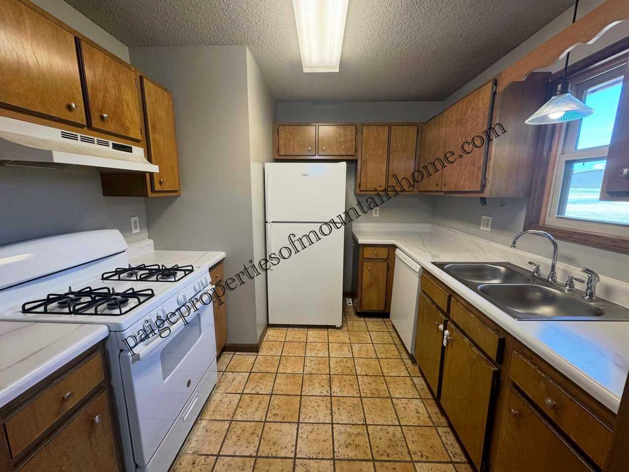 605 Cooper Estates Dr #01 - Photo 6 of 21