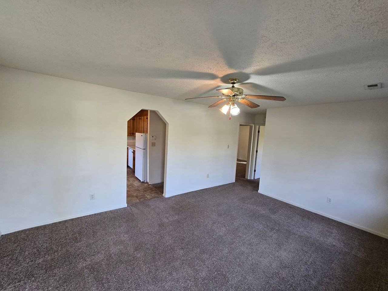 7815 Partridge Ct - Photo 3 of 11