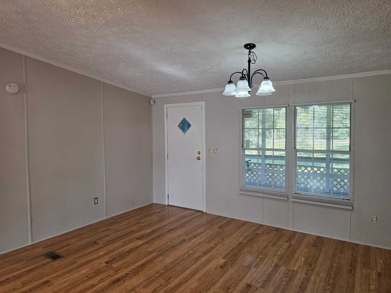 1205 Courthouse Rd - Photo 5 of 24
