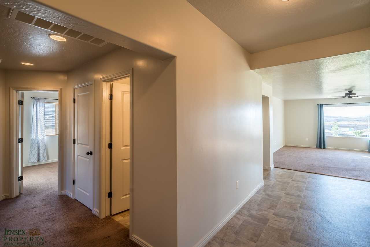 5962 S Desert Crest Dr - Photo 5 of 30