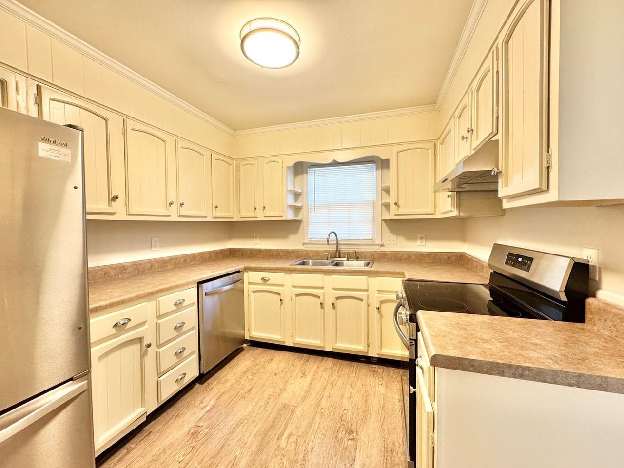 5127 Lawndale Dr - Photo 5 of 15