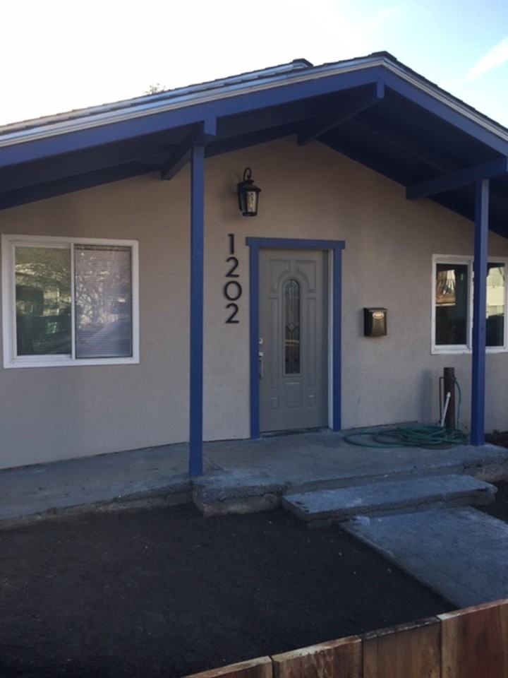 1202 Pine St - Photo 3 of 50