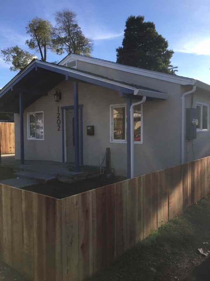 1202 Pine St - Photo 5 of 50