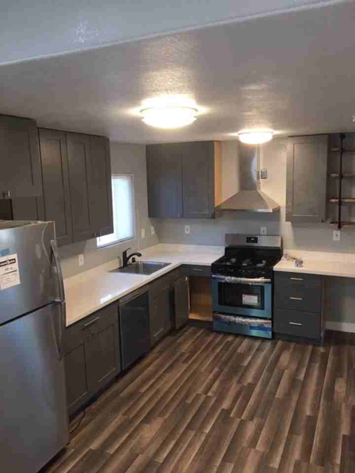 1202 Pine St - Photo 7 of 50