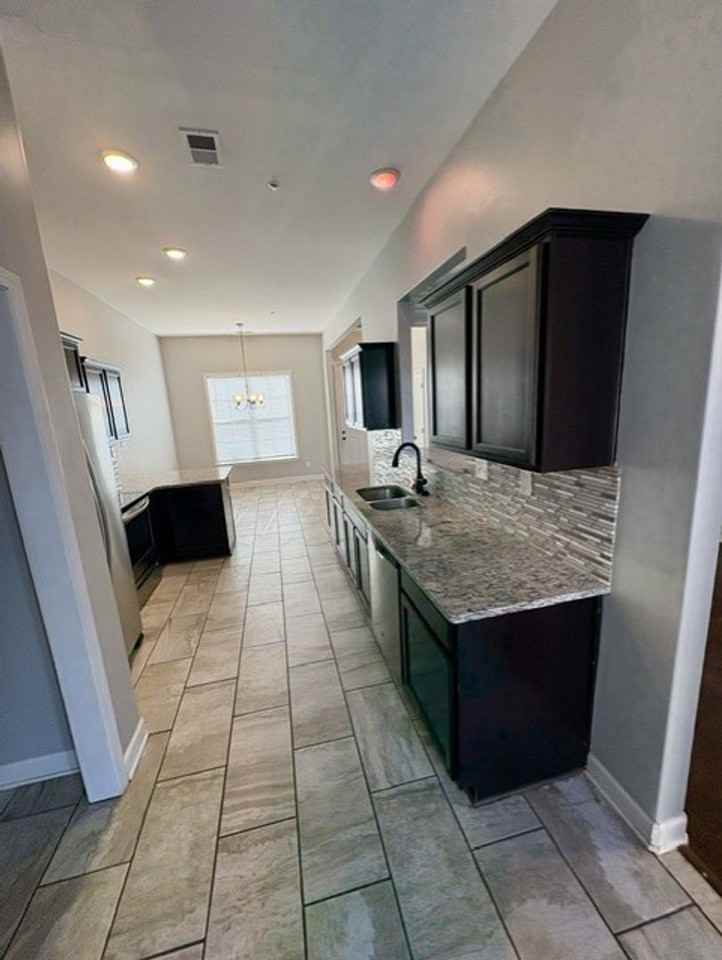 8919 Glen Xing - Photo 3 of 21