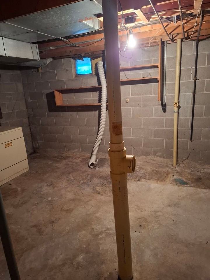 1502 Hancock Dr - Photo 3 of 12