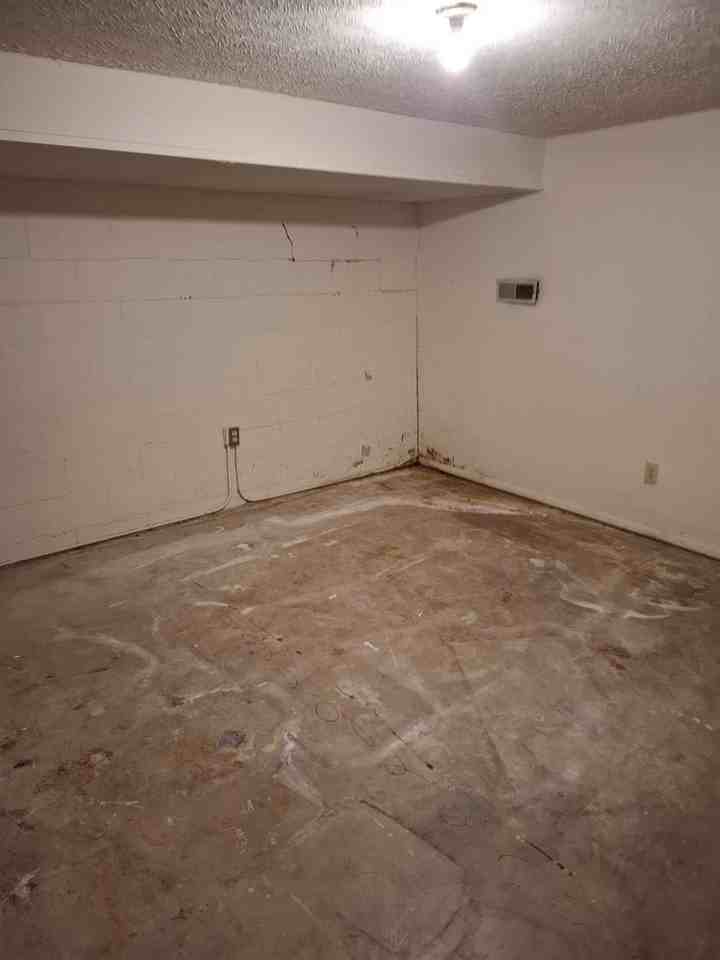 1502 Hancock Dr - Photo 4 of 12