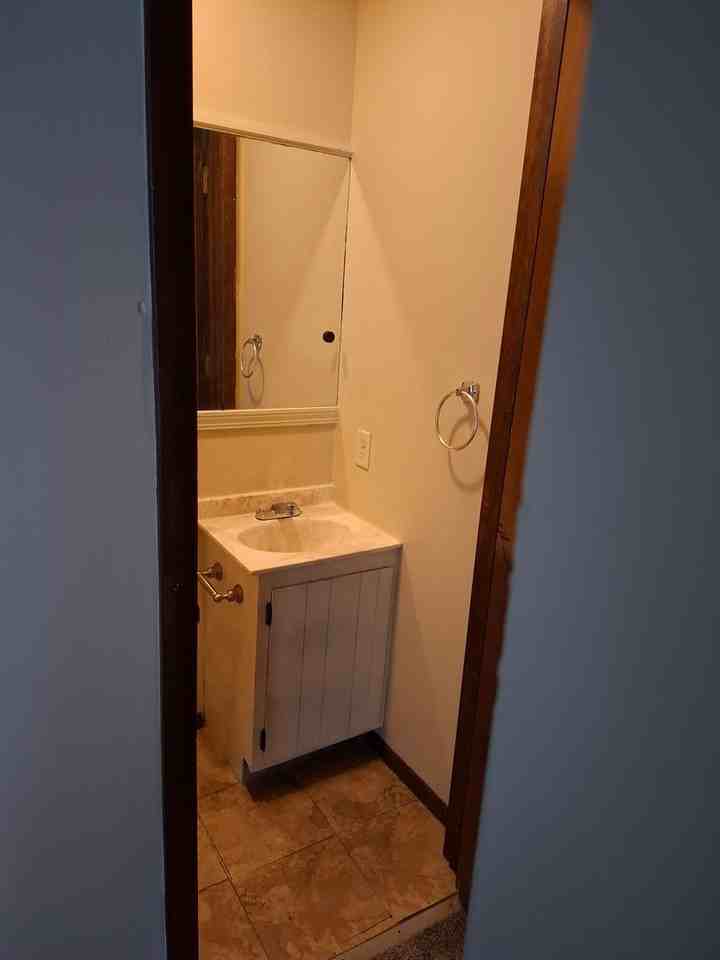 1502 Hancock Dr - Photo 6 of 12