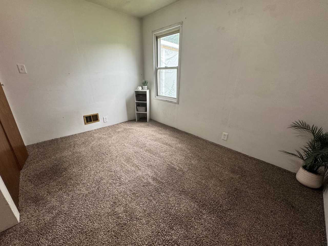 89 Newell St - Photo 6 of 34