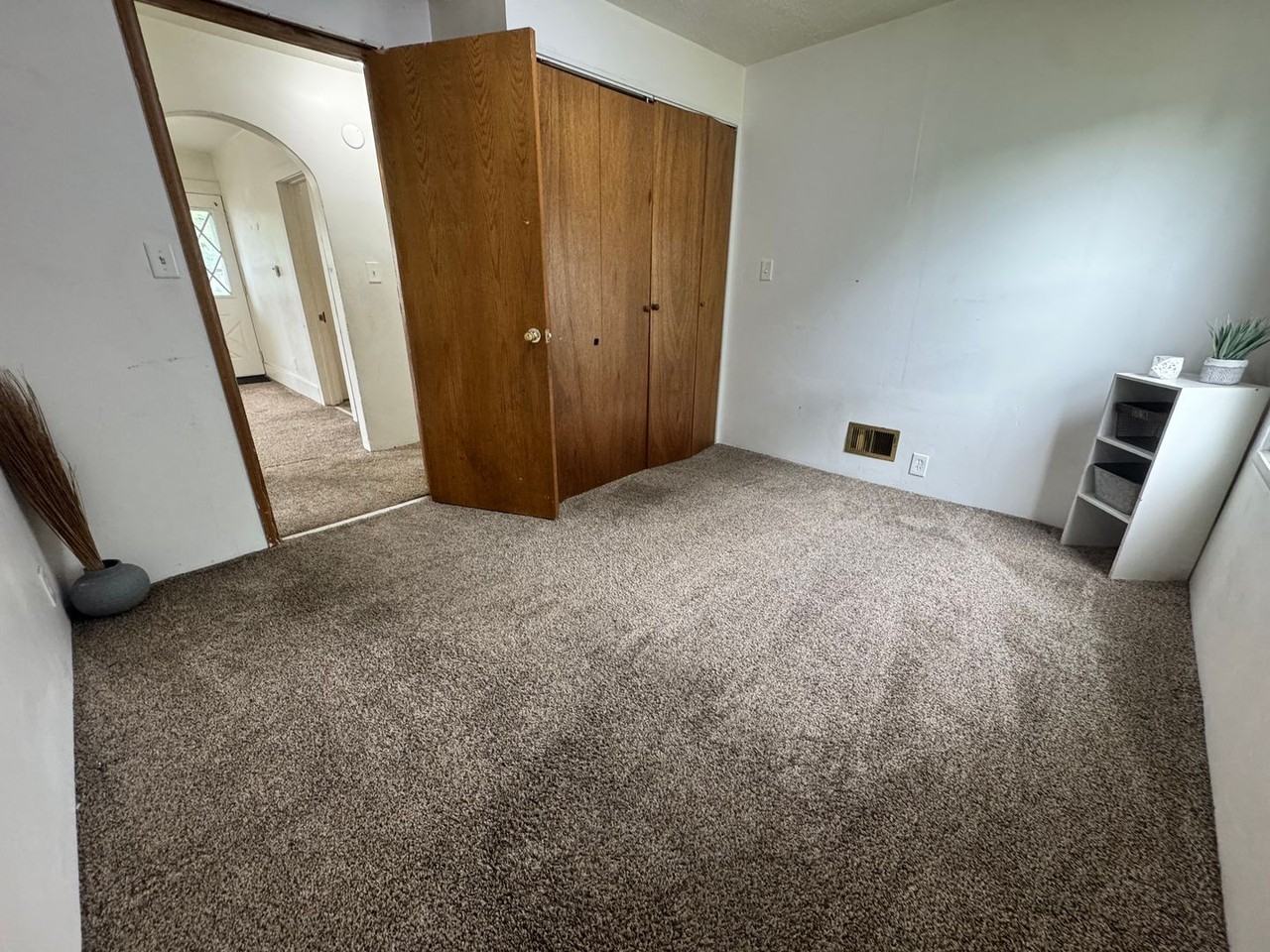 89 Newell St - Photo 7 of 34