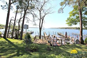 featured image of 906 Regatta Dr