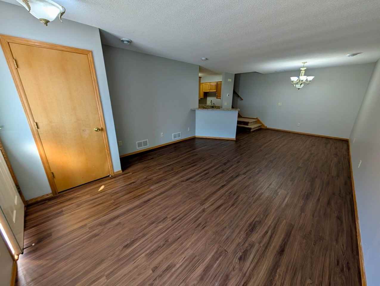 12108 Yukon Ave N - Photo 3 of 26