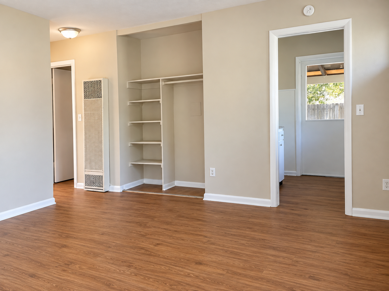1429 Corinthian Ave - Photo 3 of 13