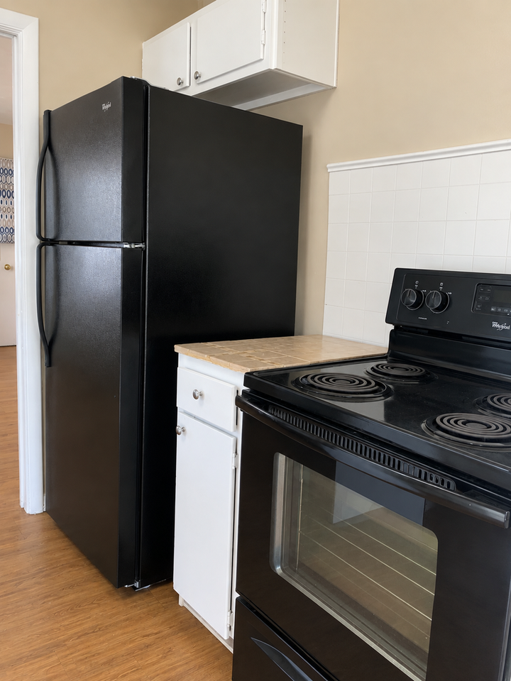 1429 Corinthian Ave - Photo 4 of 13