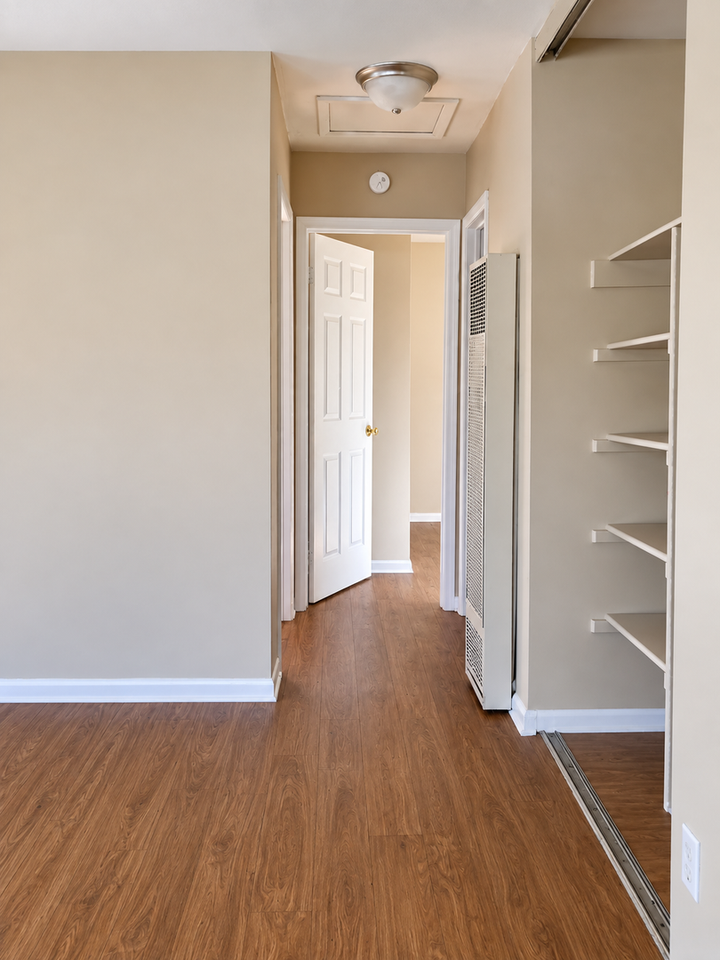 1429 Corinthian Ave - Photo 6 of 13