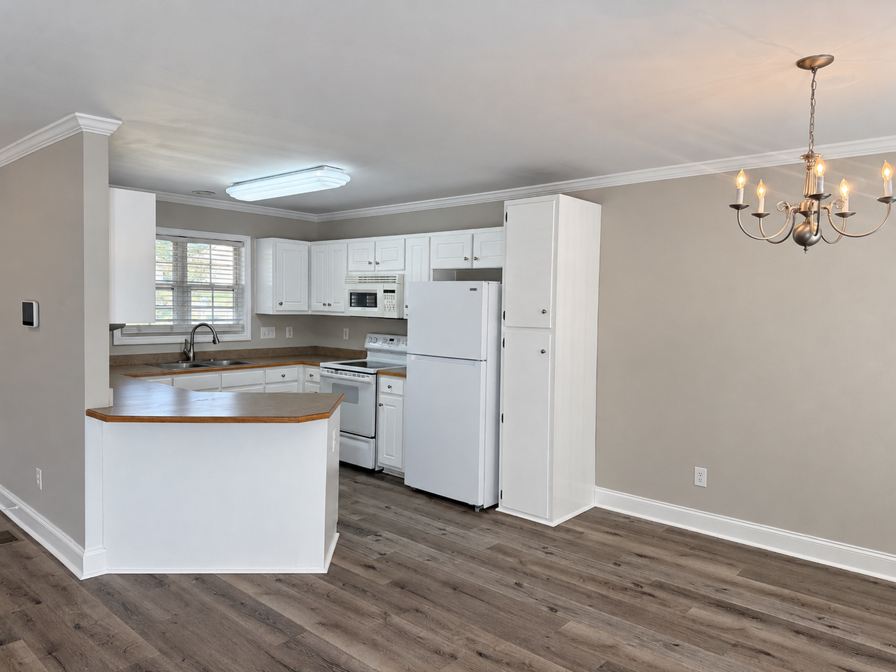 714 Ralph Graham Dr - Photo 3 of 20