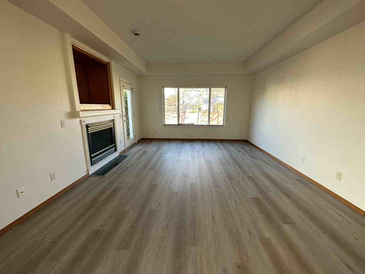 1482 Sw 204th Ave - Photo 4 of 10