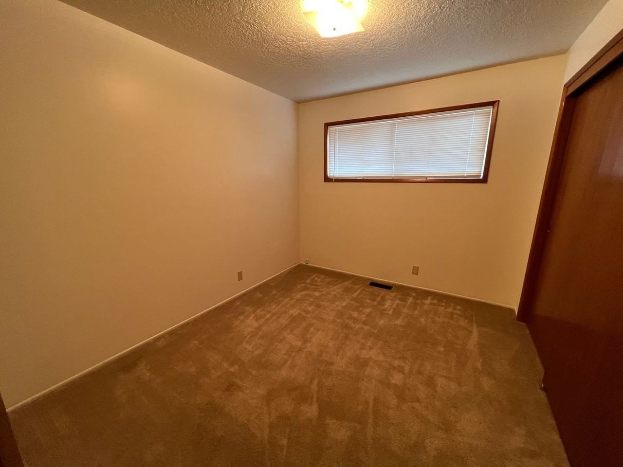 1139 Se Baseline St #2 - Photo 5 of 8