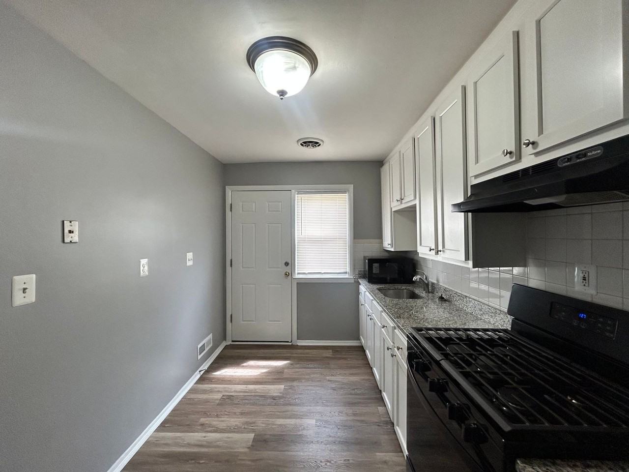 5237 Fredcrest Rd - Photo 2 of 13