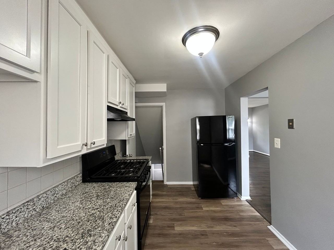 5237 Fredcrest Rd - Photo 4 of 13