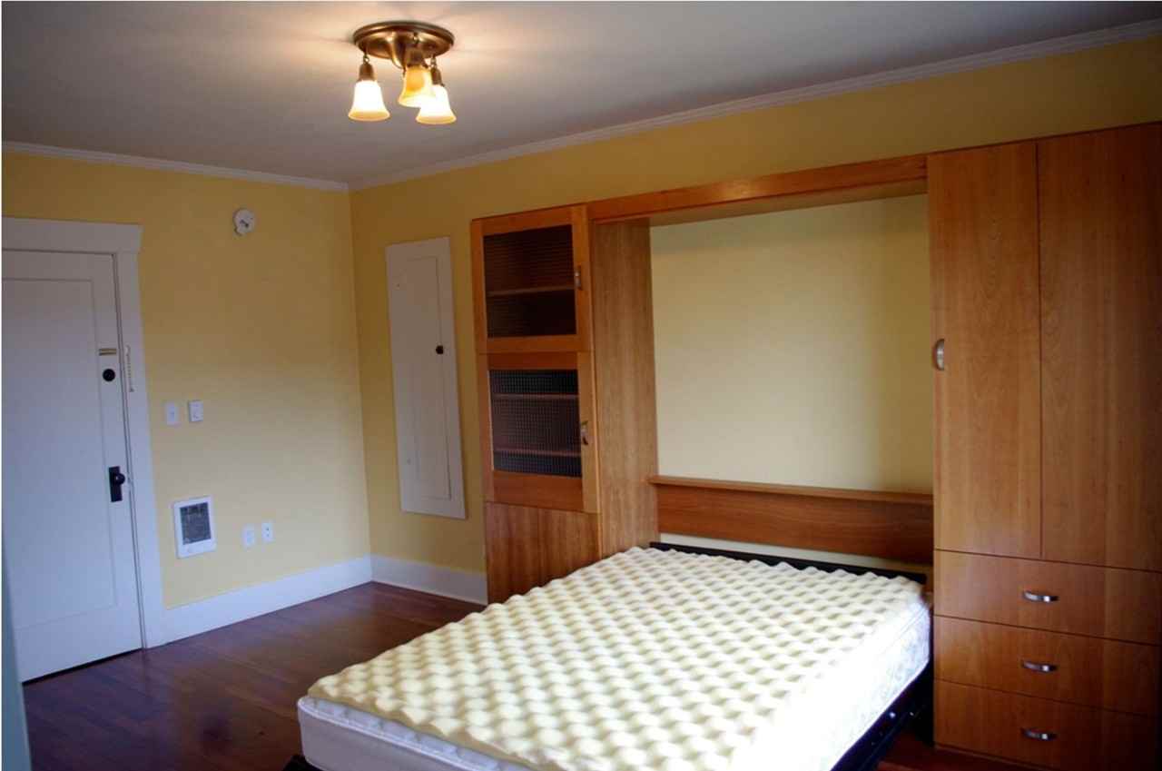 4763 N Lombard St #12 - Photo 3 of 7
