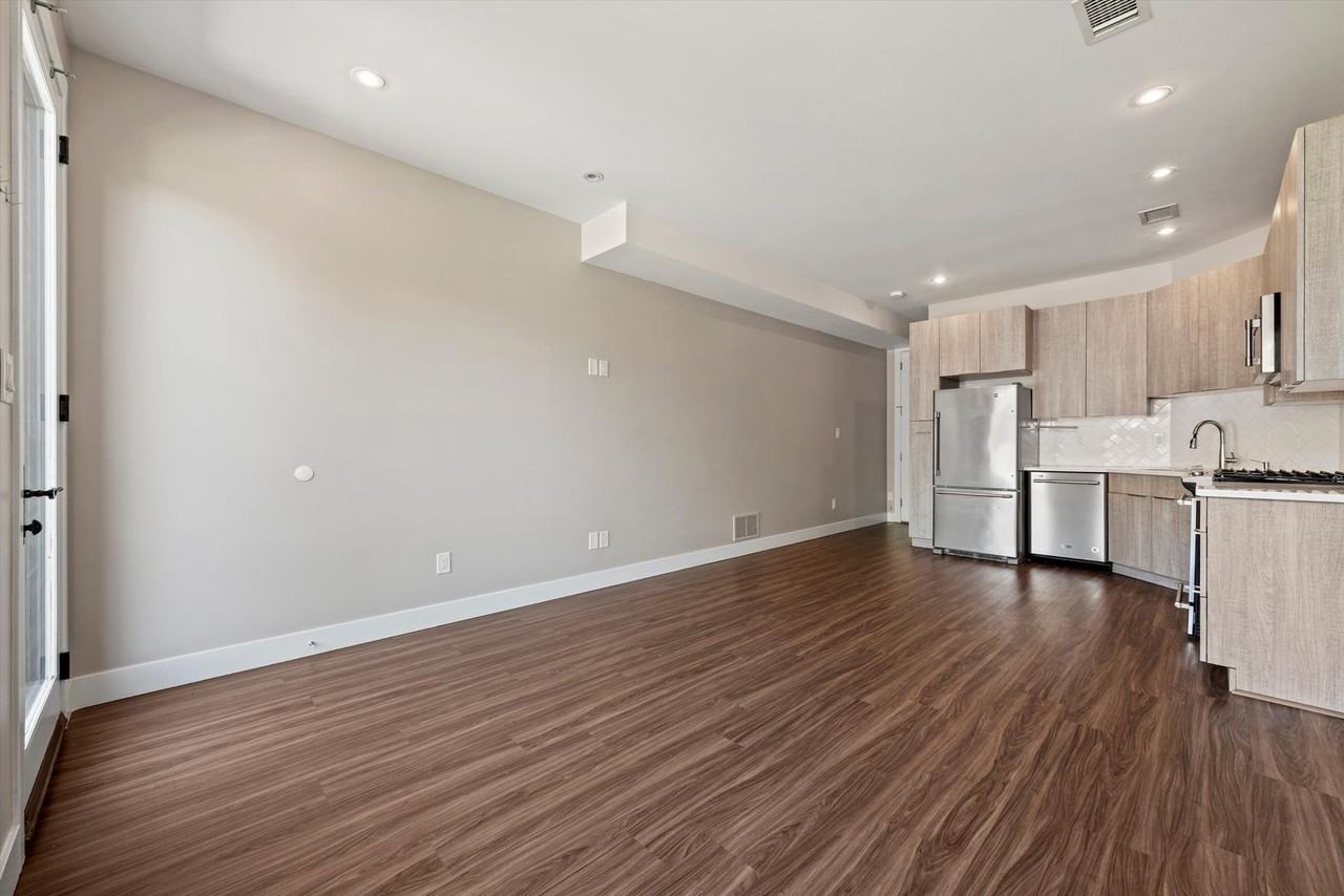 3809 N Franklin St - Photo 6 of 21