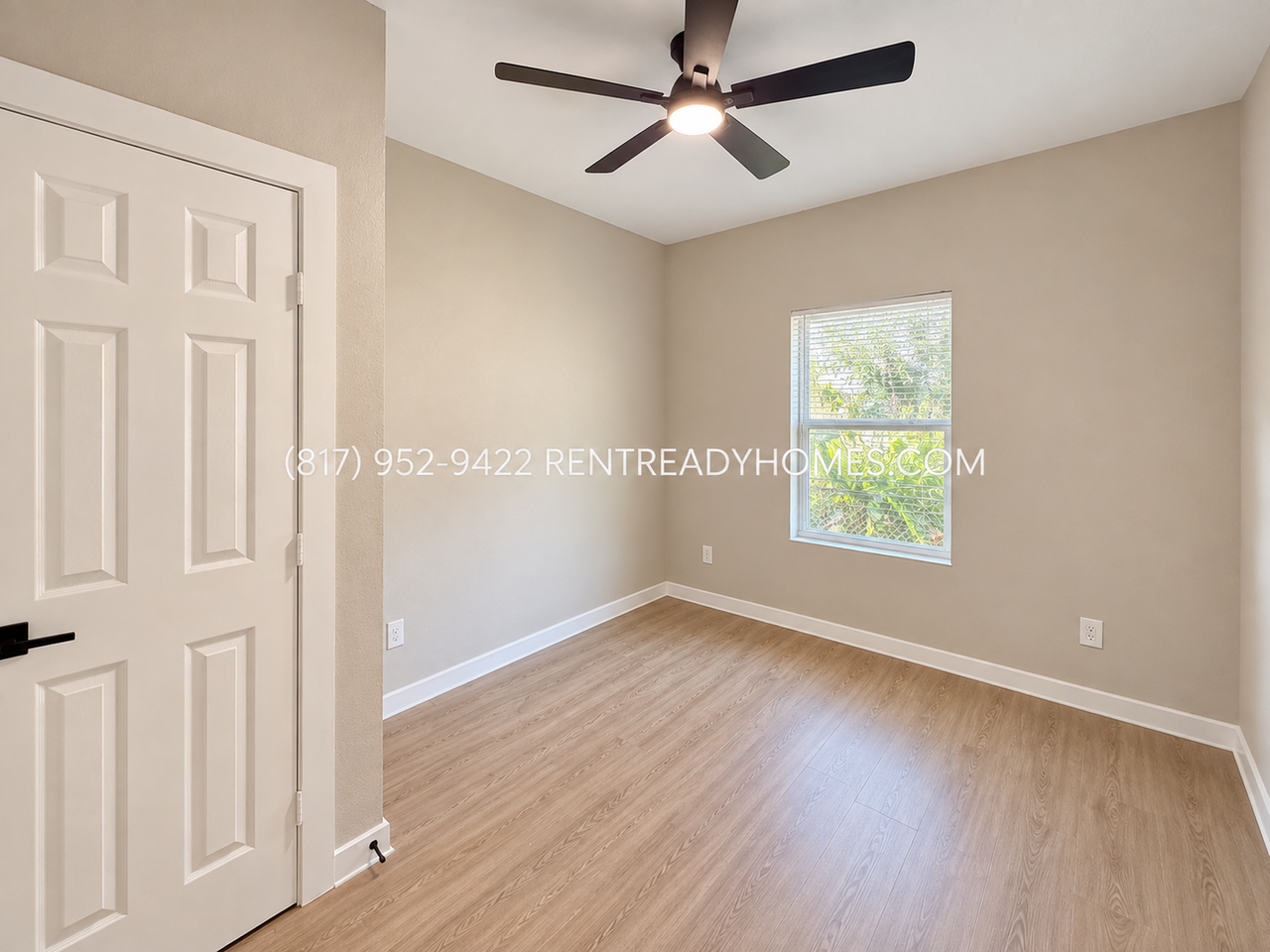 1951 Pasadena St - Photo 4 of 9