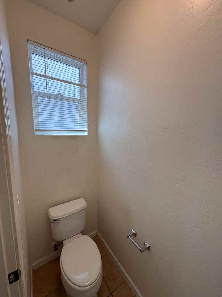 3042 W Delta Ave - Photo 3 of 33