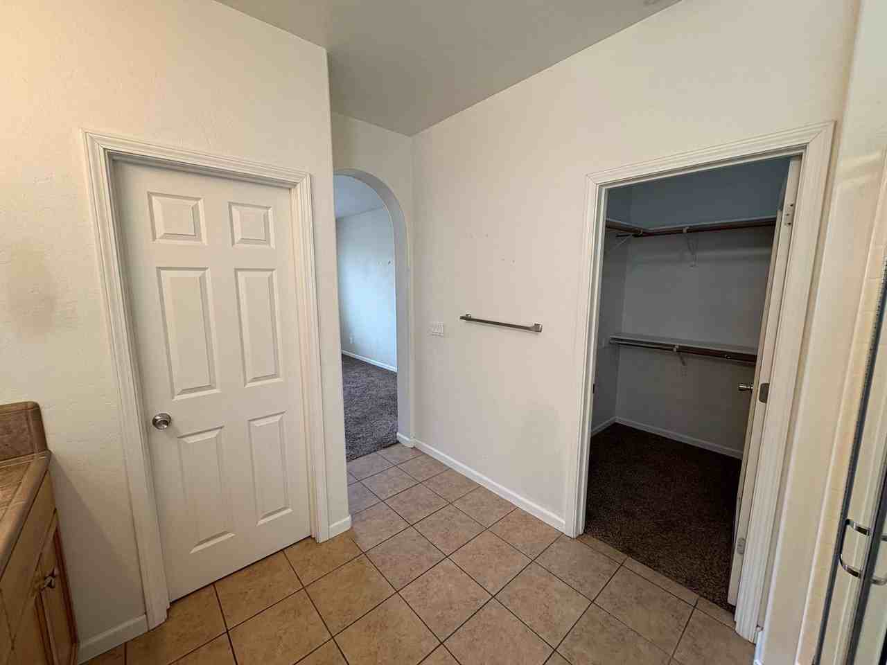 3042 W Delta Ave - Photo 5 of 33