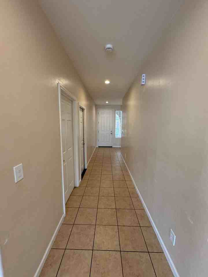3042 W Delta Ave - Photo 6 of 33