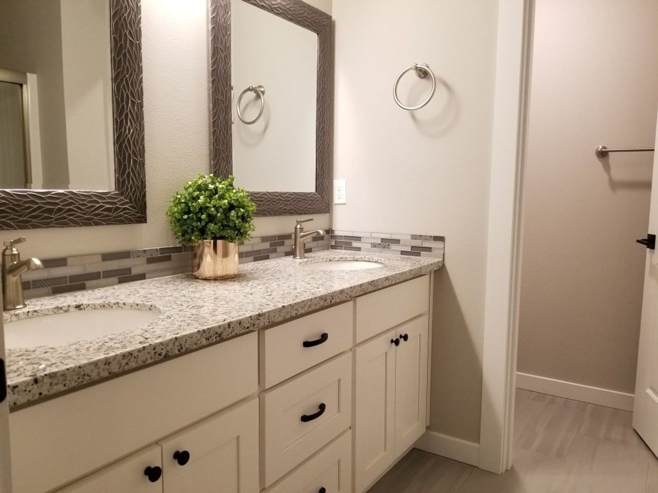 1655 Se 130th Ave - Photo 4 of 15