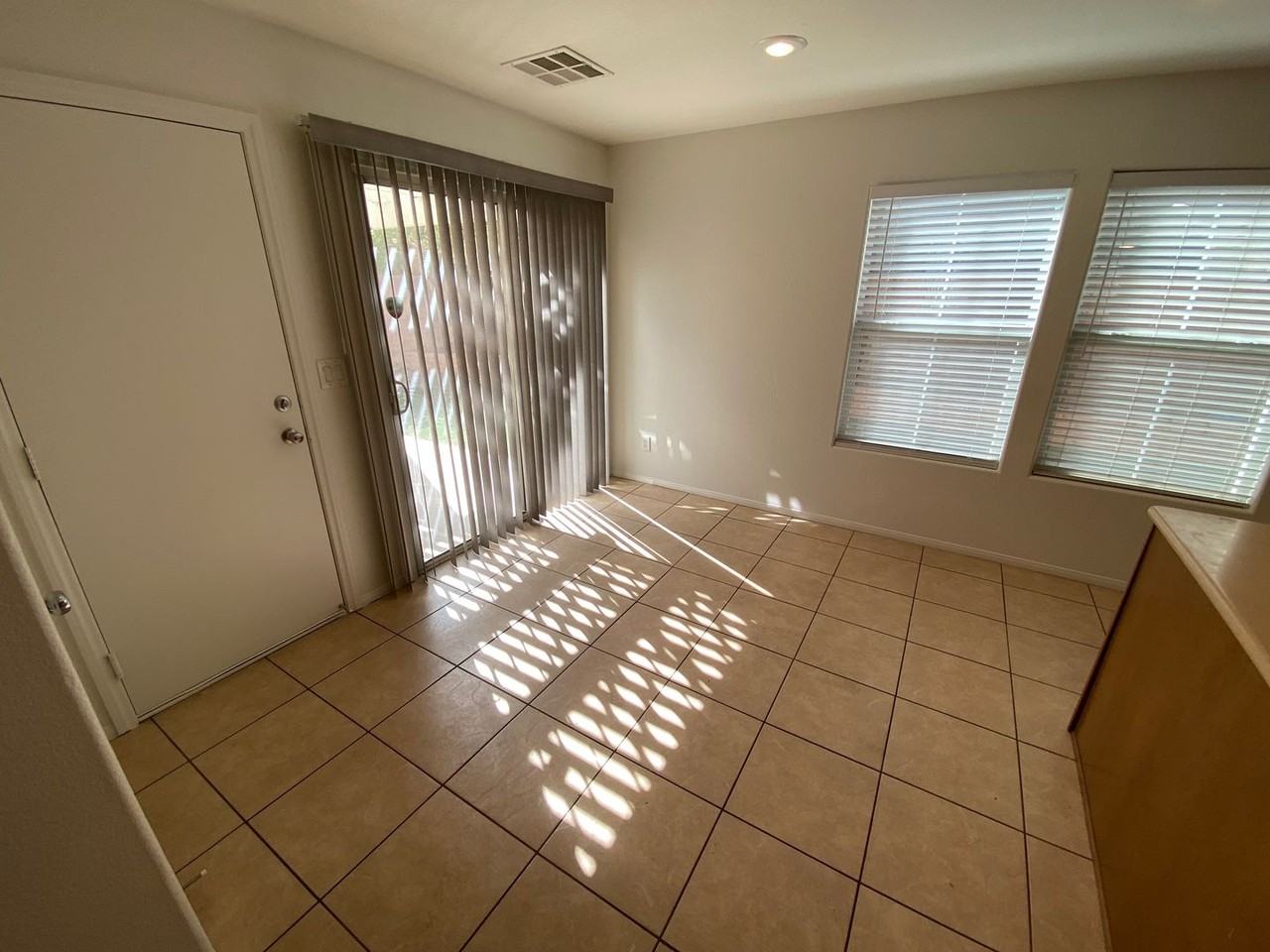 9317 Fort Bayard Ave - Photo 4 of 15