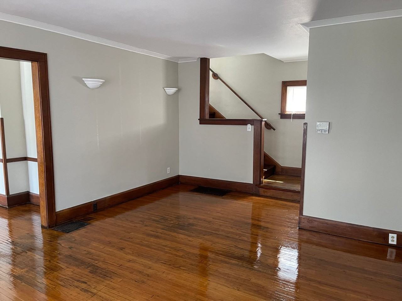 914 15th Ave - Photo 2 of 3