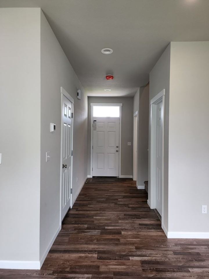 15609 View Dr Se - Photo 2 of 32