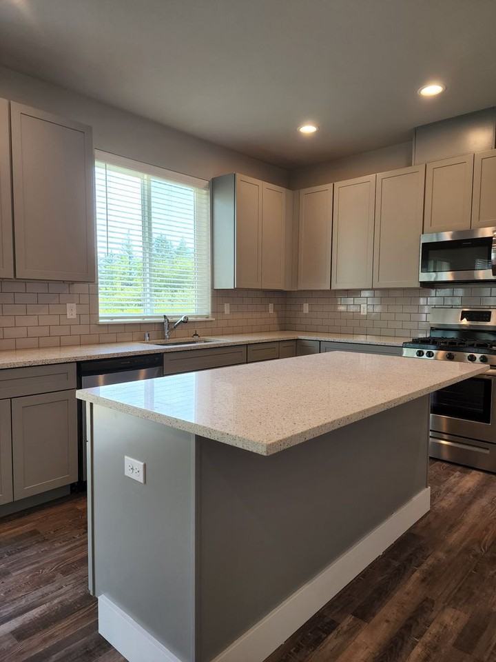 15609 View Dr Se - Photo 6 of 32